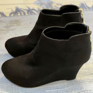 Christian Siriano black suede closed toed wedges